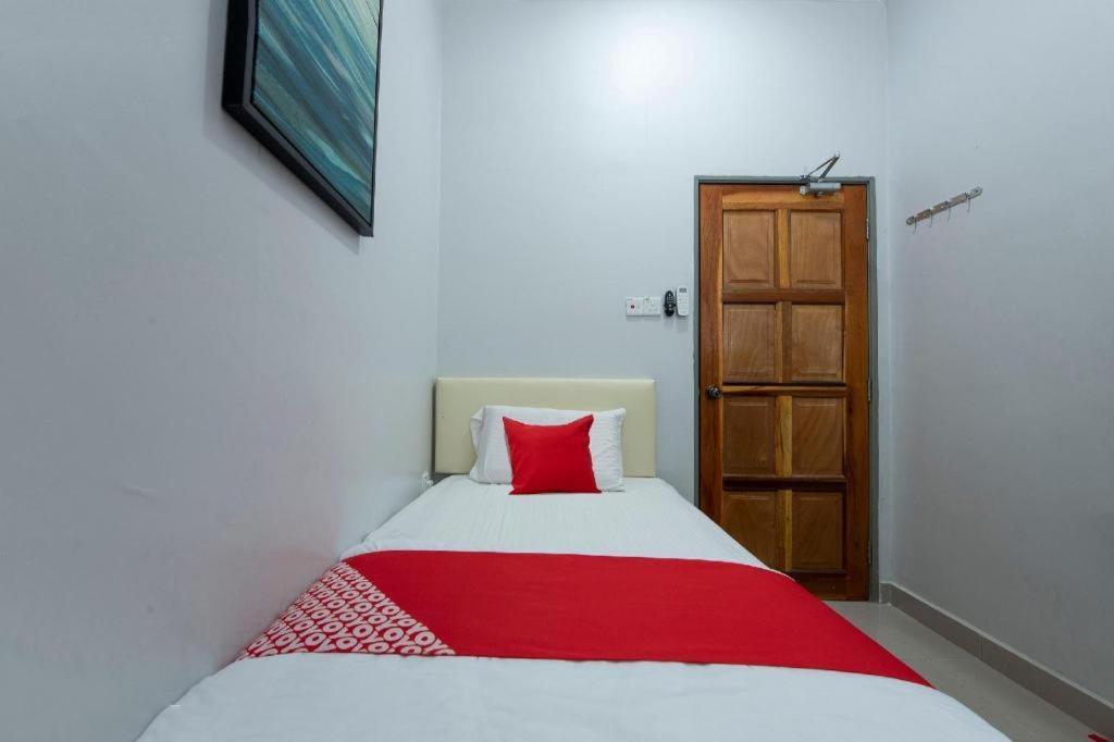 Oyo 90234 Sungai Rengit City Resort 2 Kampung Sungai Rengit المظهر الخارجي الصورة