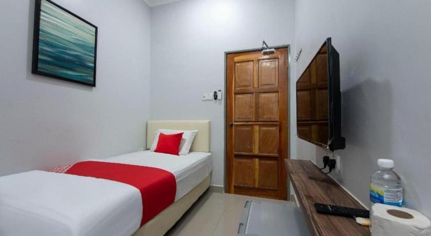 Oyo 90234 Sungai Rengit City Resort 2 Kampung Sungai Rengit المظهر الخارجي الصورة