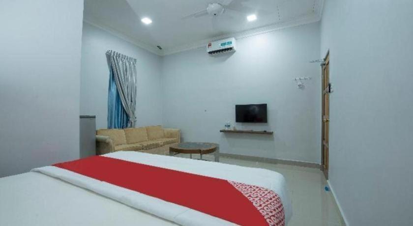 Oyo 90234 Sungai Rengit City Resort 2 Kampung Sungai Rengit المظهر الخارجي الصورة